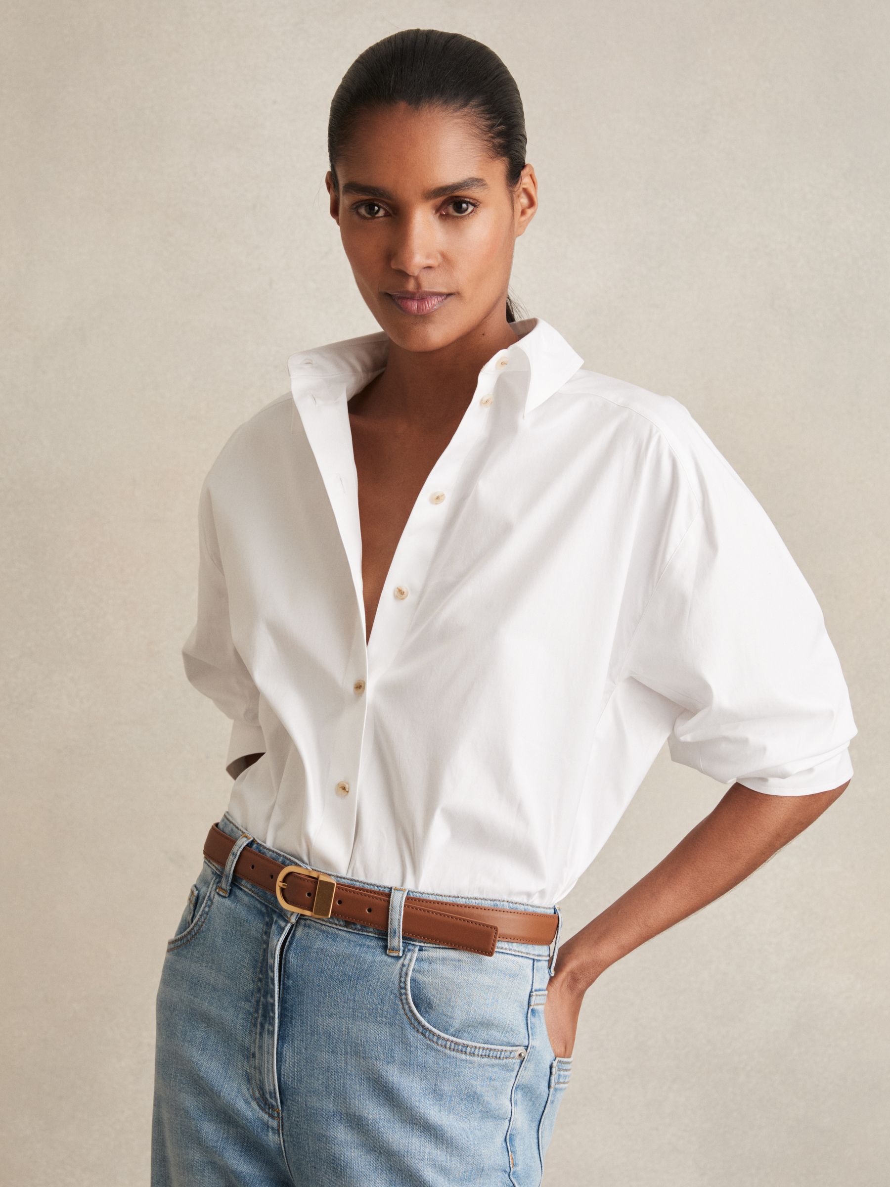 Leather Curved-Buckle Belt in Tan