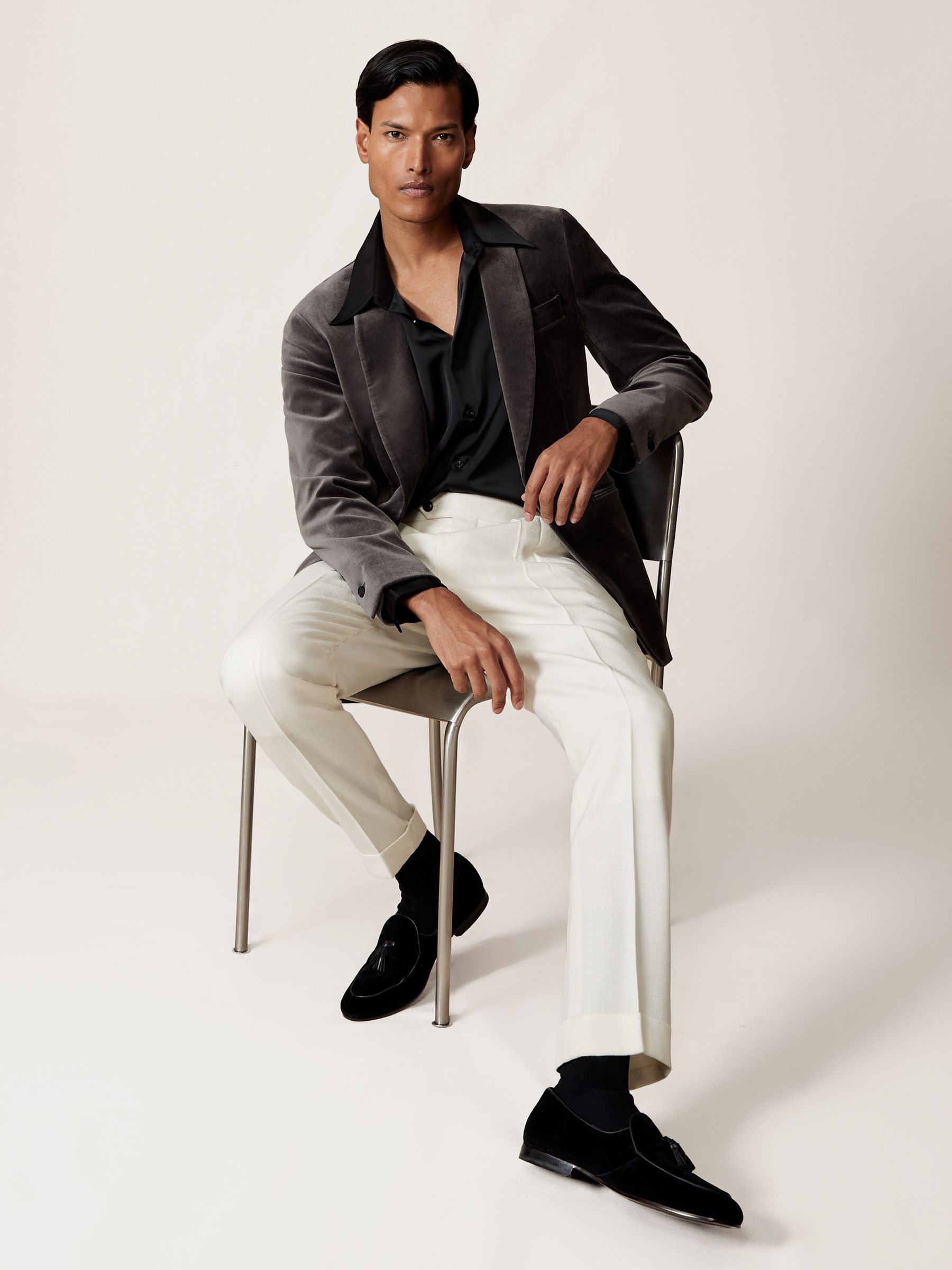 Single-Breasted Velvet Blazer Tailored-Fit in Grey