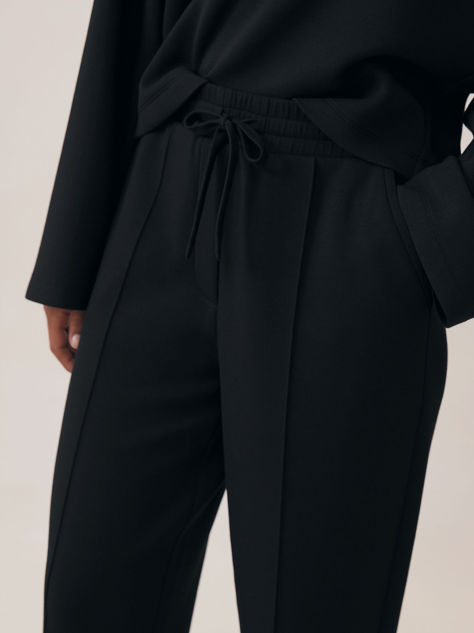 Modal-Blend Interlock Tapered Joggers in Black