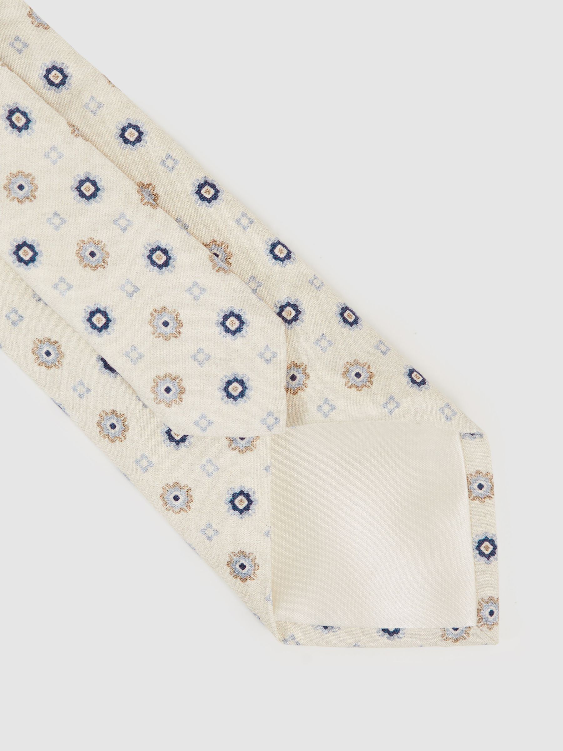 Silk Floral-Medallion Tie in Ivory