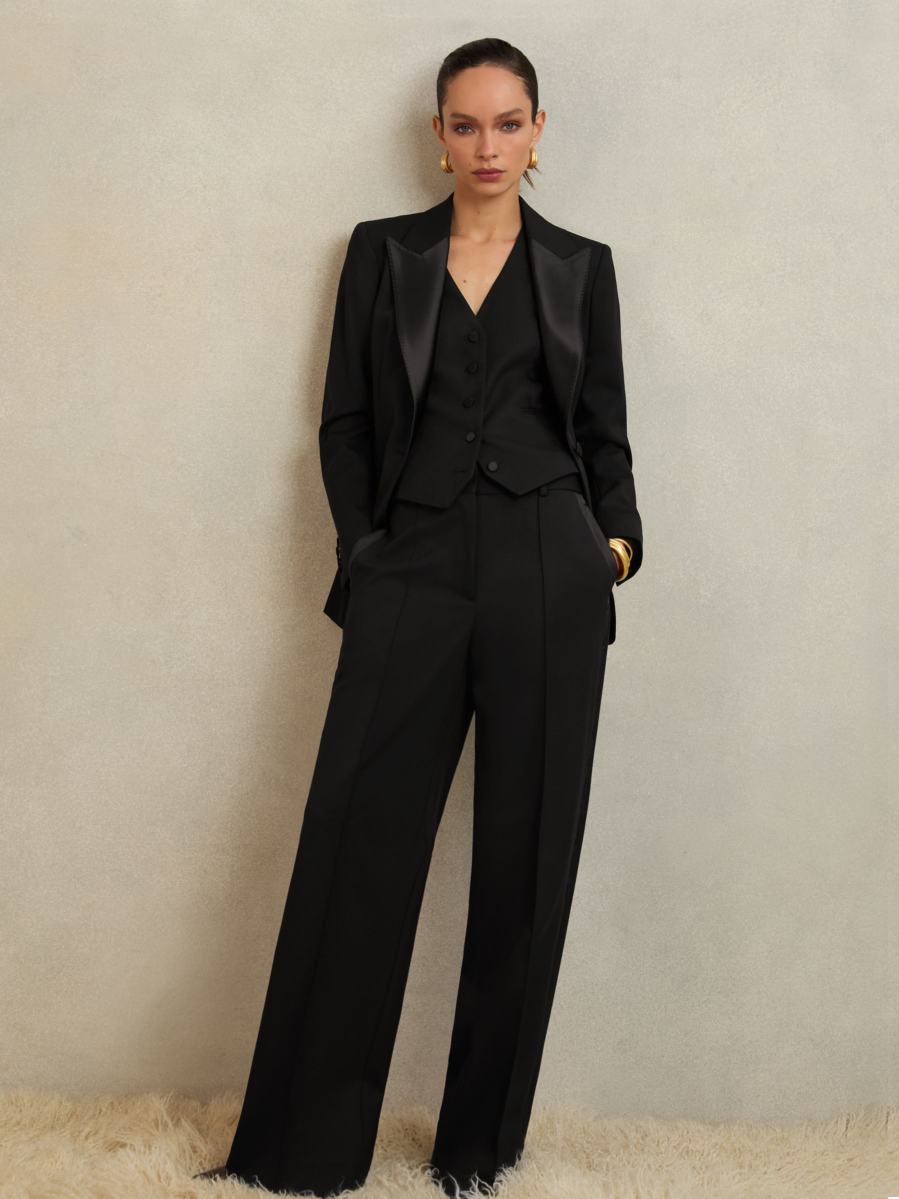 Petite Atelier Single-Breasted Tuxedo Blazer in Black