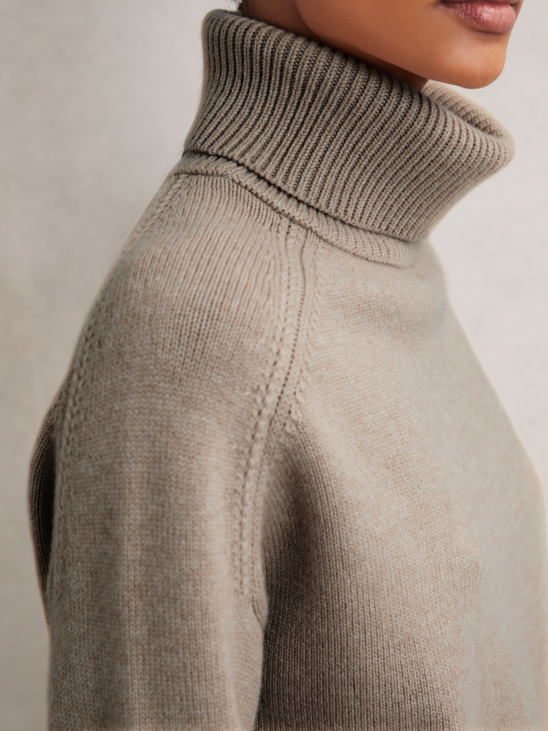 Wool-Cashmere Roll-Neck Jumper in Oatmeal Neutral