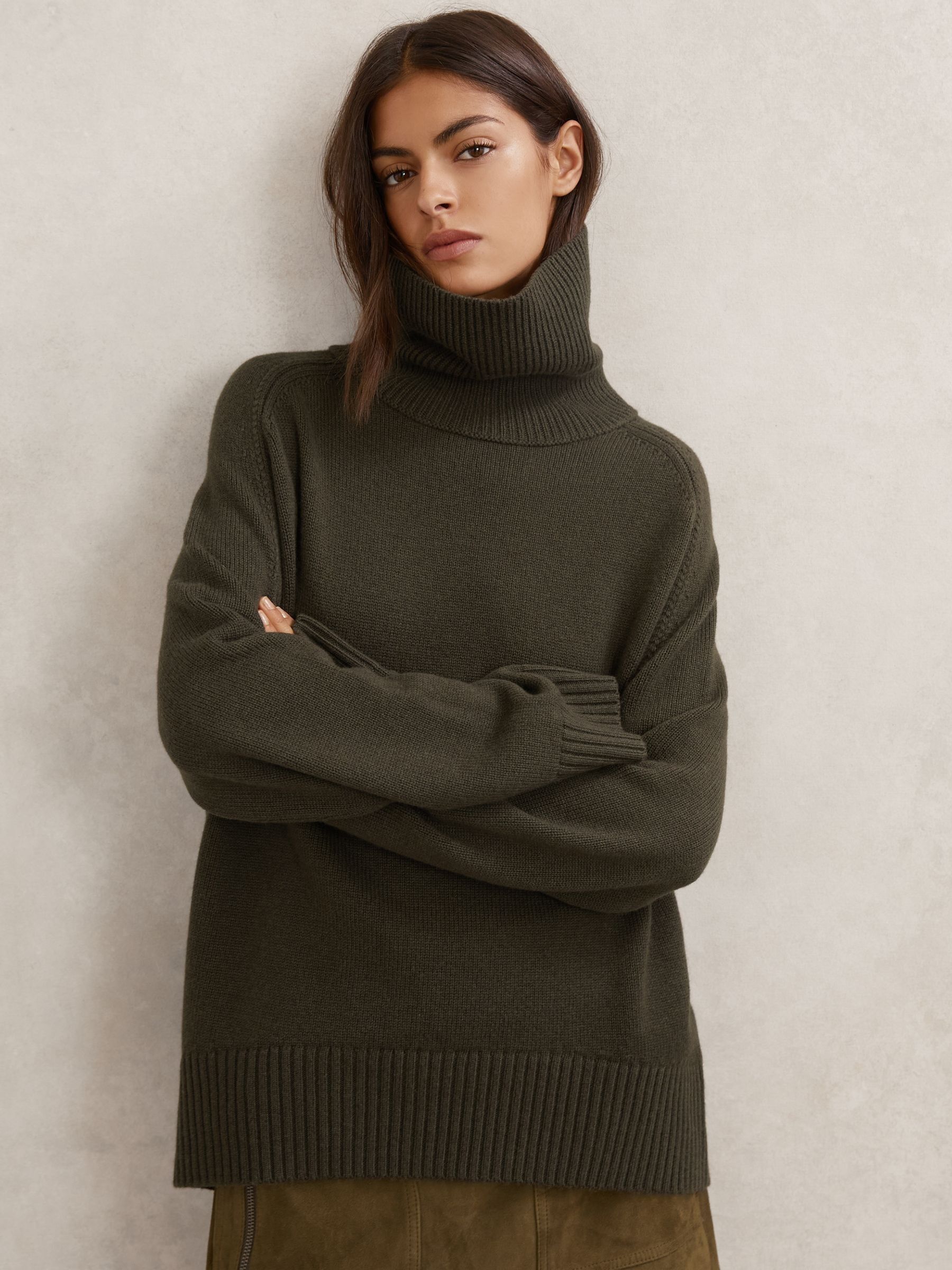 Wool-Cashmere Roll-Neck Jumper in Khaki Green