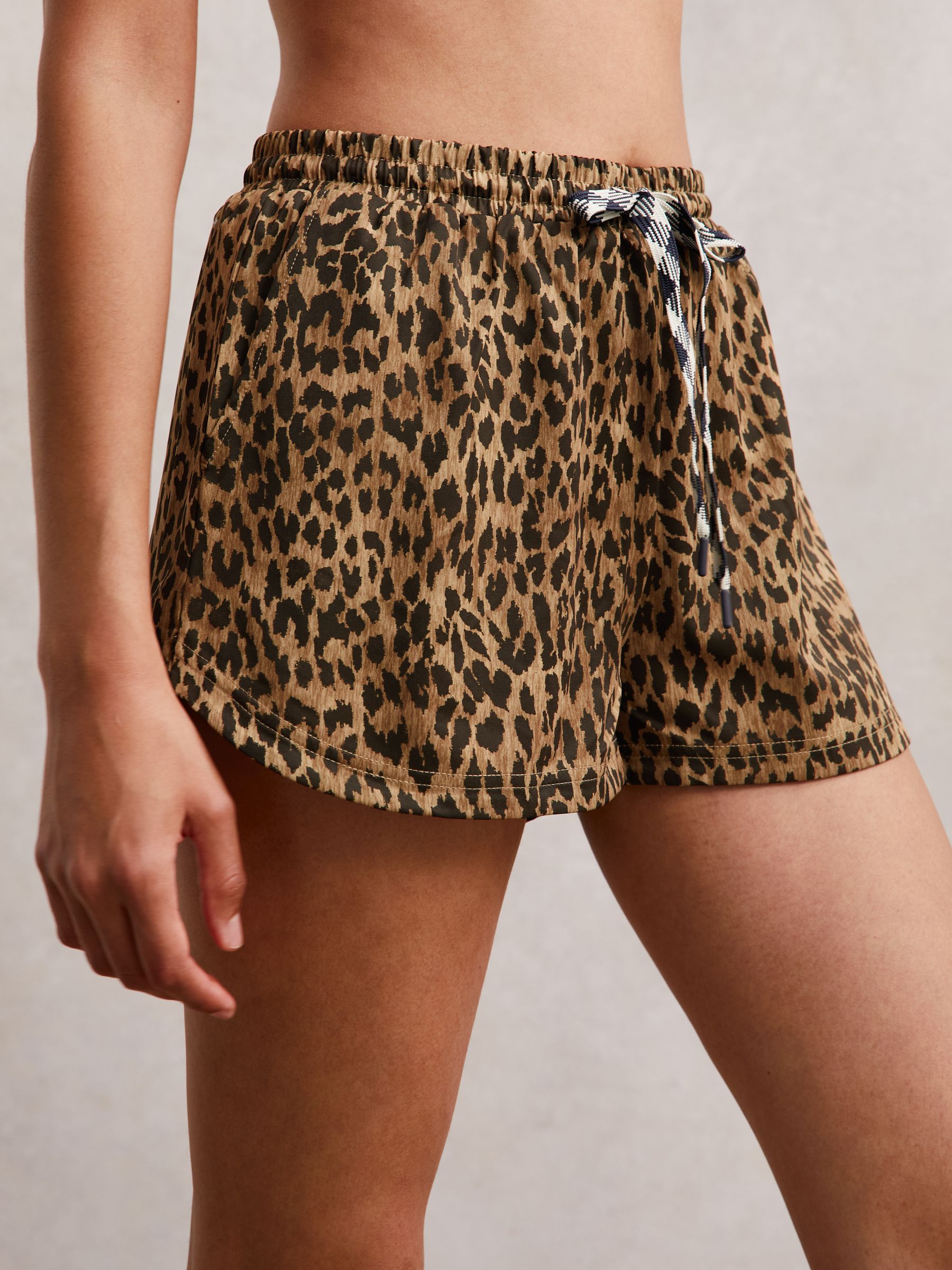 Shorts in Brown Print
