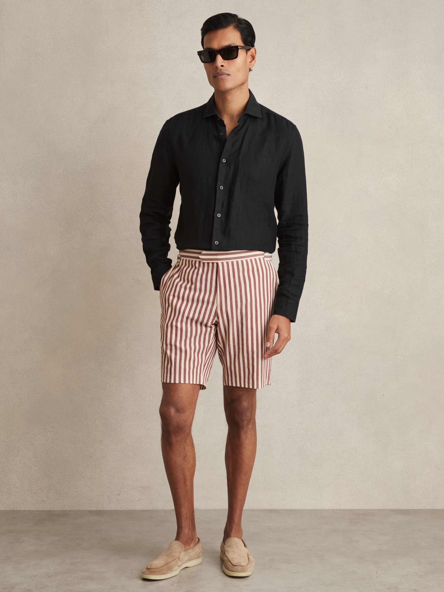 Cotton Blend Seersucker Stripe Shorts in Off White/Mocha
