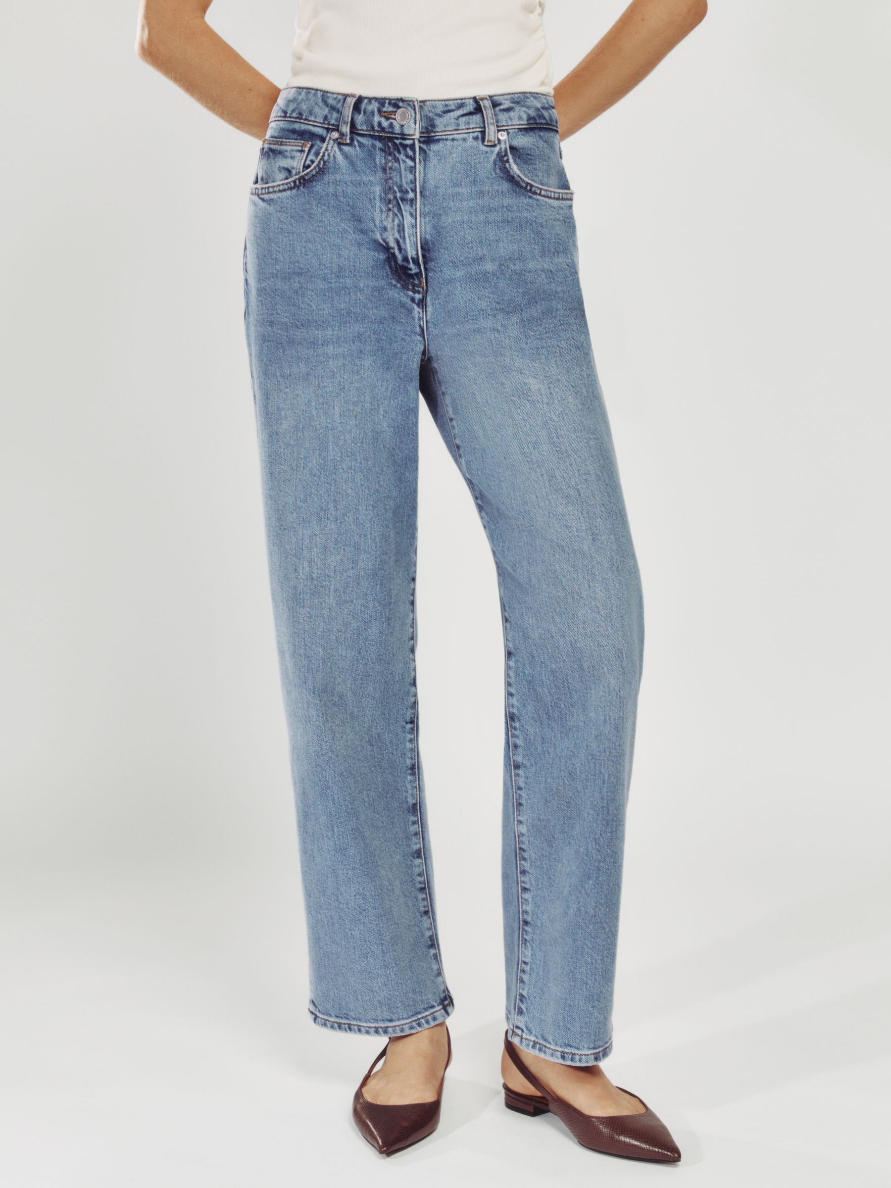 Mid-Rise Straight-Leg Jeans in Light Blue