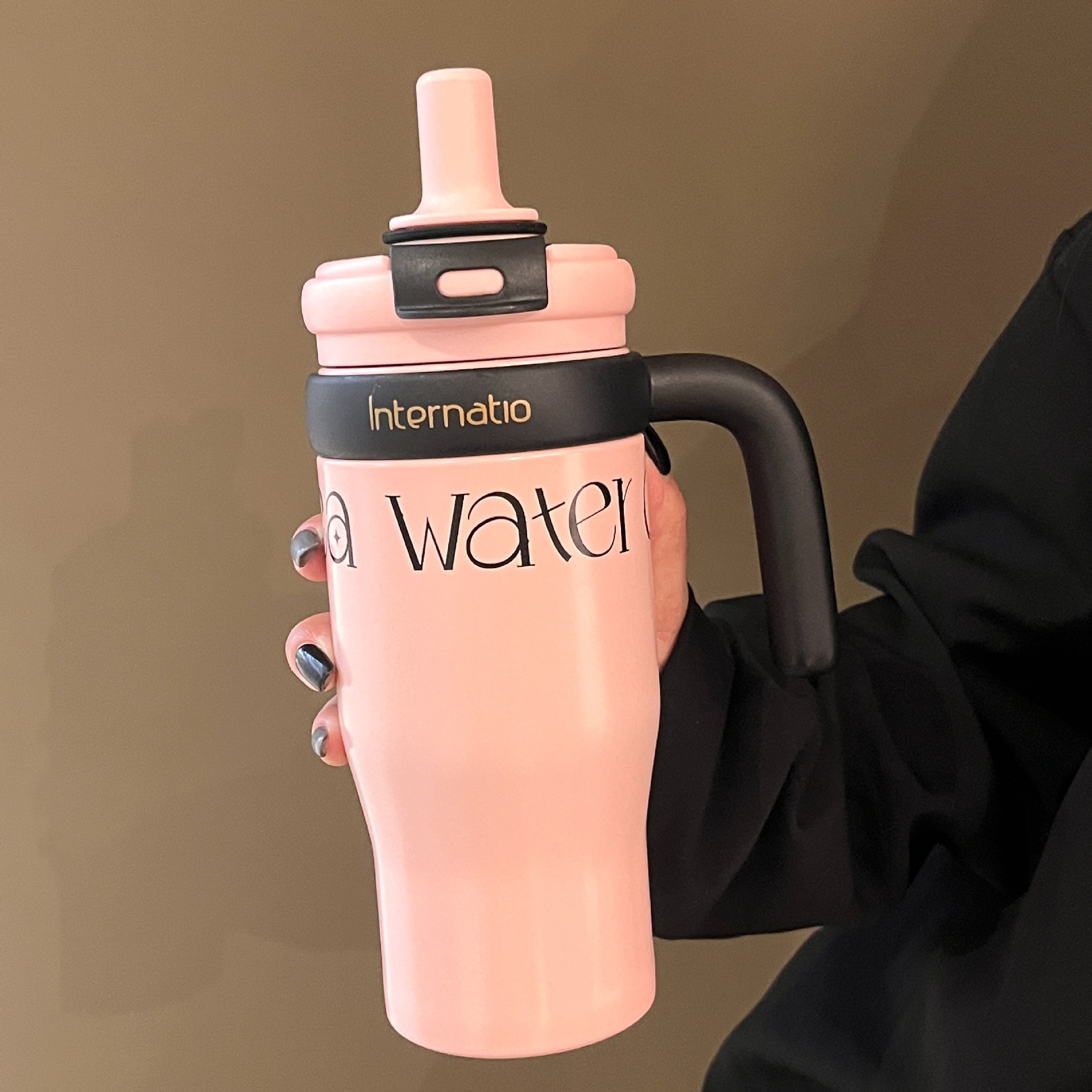 Large Capacity Straw Water Bottle