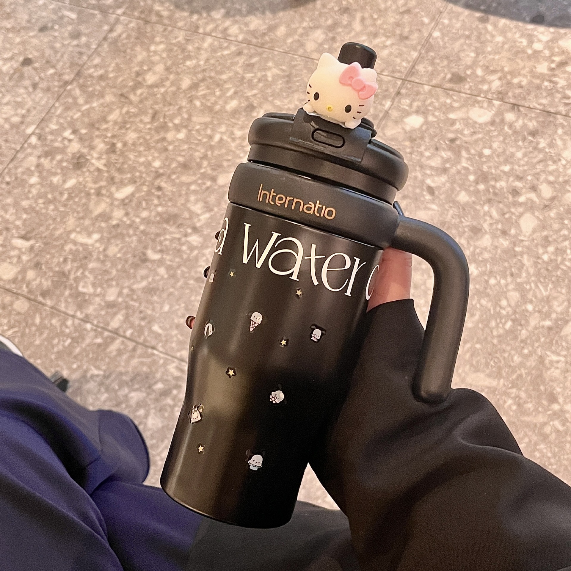 Large Capacity Straw Water Bottle